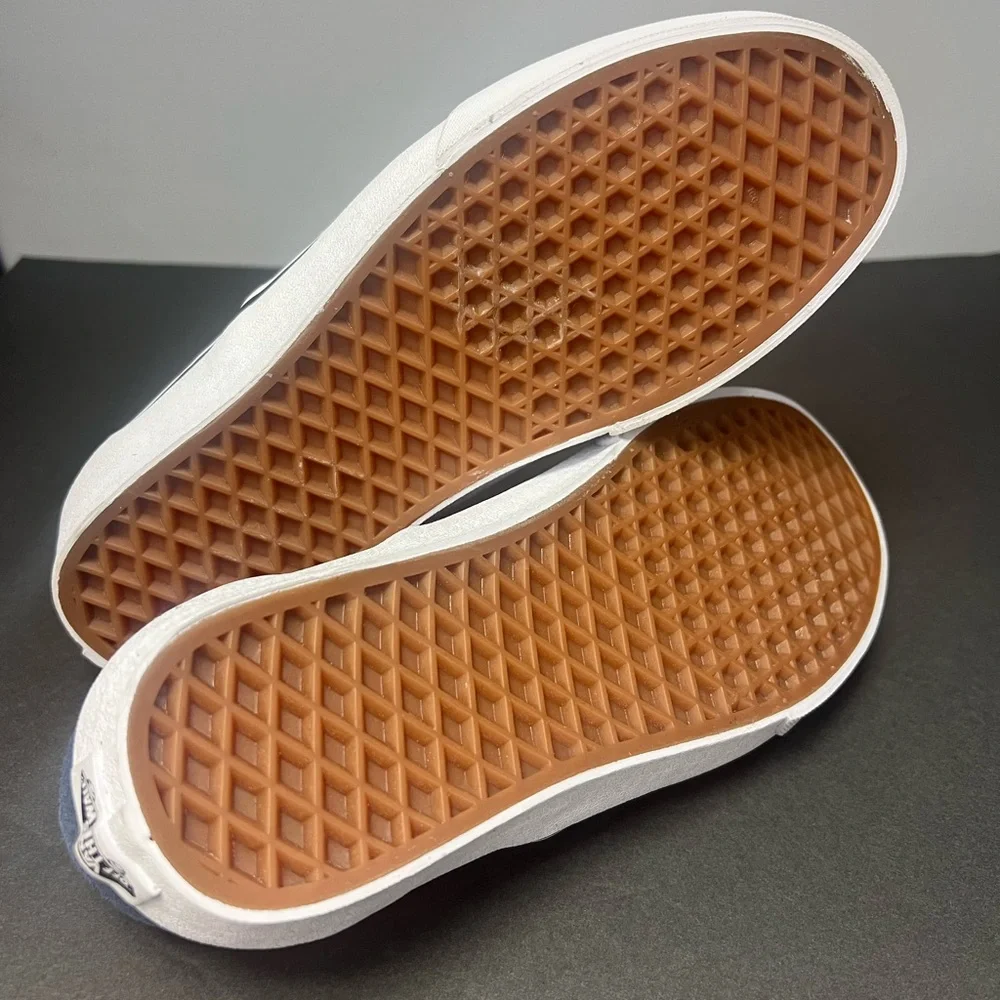Vans- Blue/White,‎ Men Size:7.5, Womens Size:9, New with tag, no box